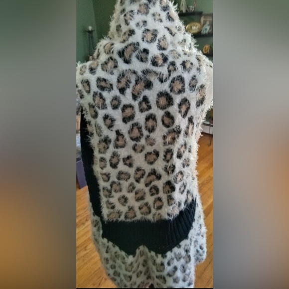 Cupio fuzzy animal print open front collar high low casual sweater vest top Sz L - Picture 8 of 11